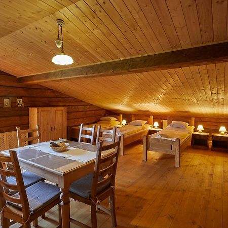 Volarska Roubenka Guest House โวลารี ภายนอก รูปภาพ
