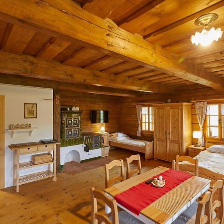 Volarska Roubenka Guest House โวลารี ภายนอก รูปภาพ