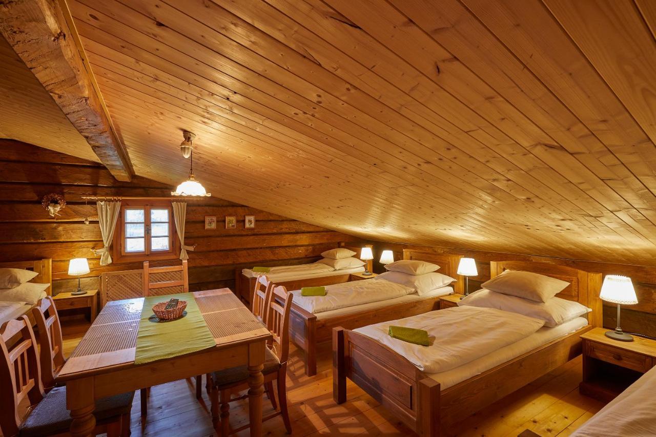 Volarska Roubenka Guest House โวลารี ภายนอก รูปภาพ