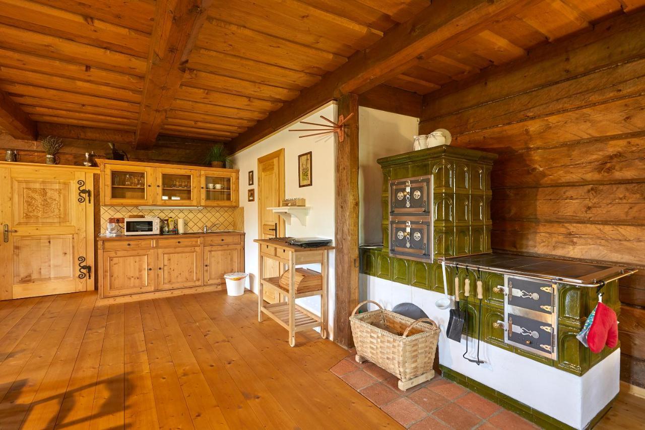 Volarska Roubenka Guest House โวลารี ภายนอก รูปภาพ