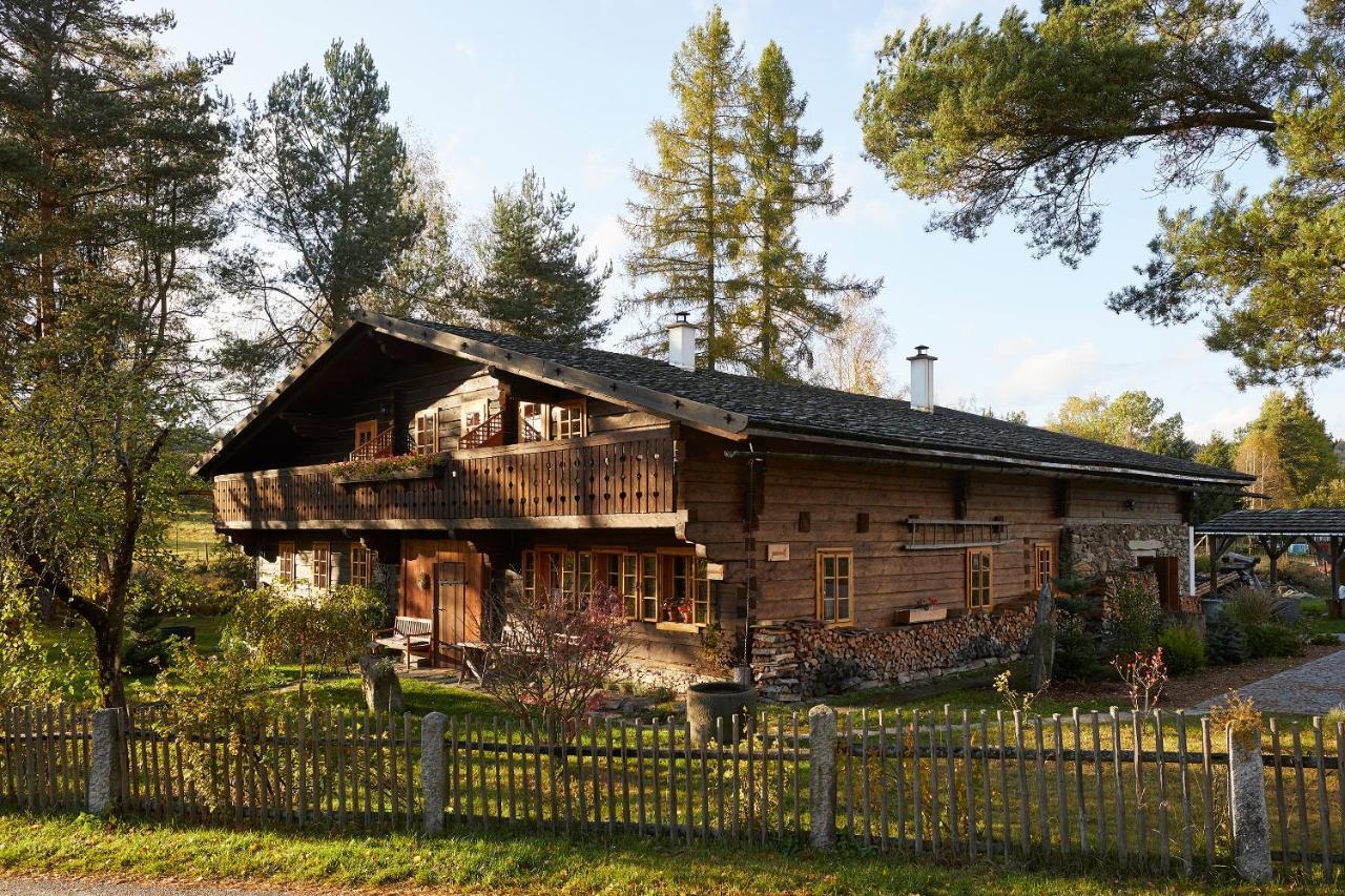 Volarska Roubenka Guest House โวลารี ภายนอก รูปภาพ