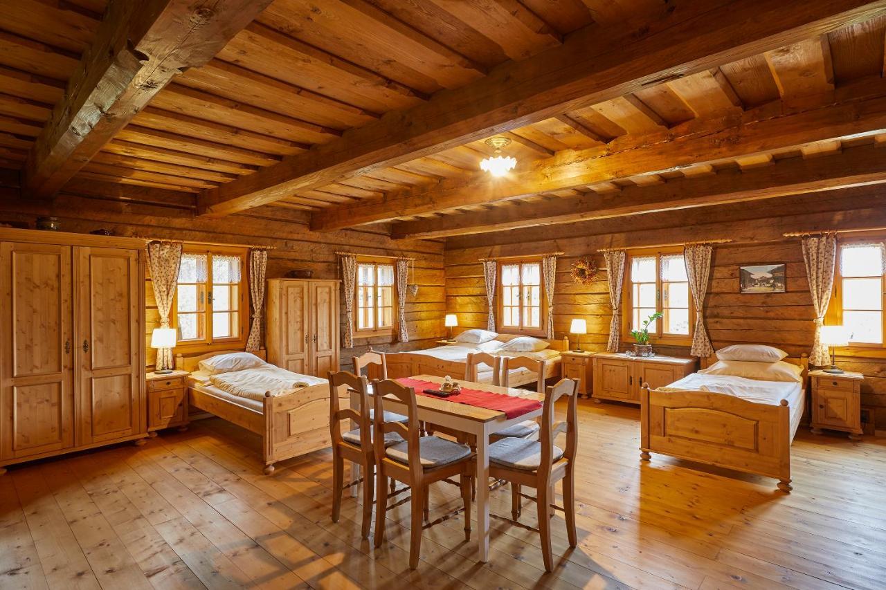 Volarska Roubenka Guest House โวลารี ภายนอก รูปภาพ